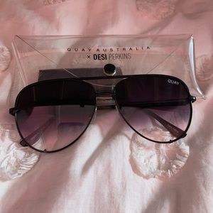 Quay x Desi High Key MINI blk/fade